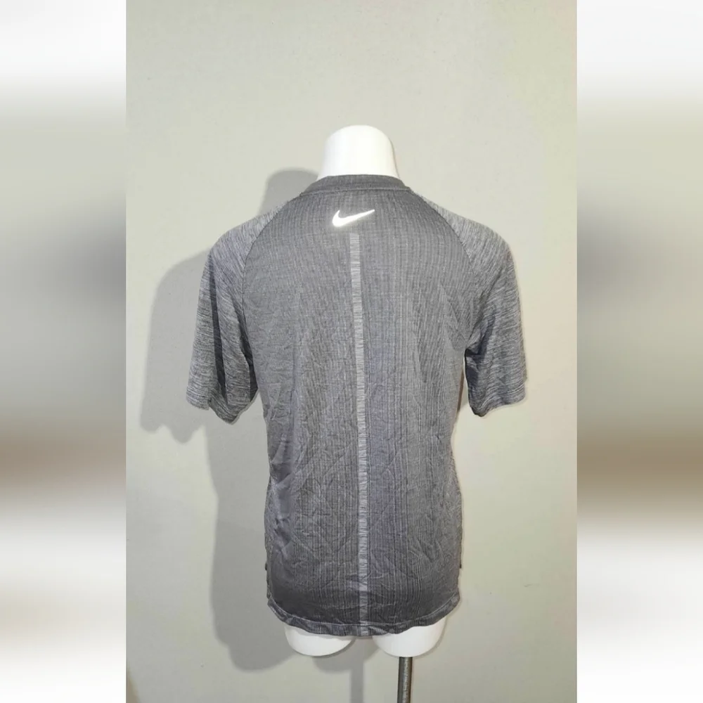 NIKE Running Dri-Fit Short Sleeve Women's Size Small